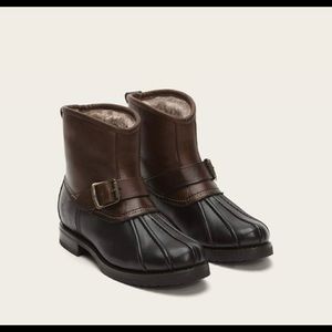 FRYE VERONICA DUCK SHEARLING BOOTS SIZE 6